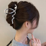 IFOMT Exquisite Wave Pearl Grab Clip, Unique Design Sense, Advanced Hair Clip, Women's 2024 New Hair Accessories