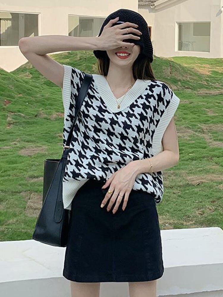 Ifomt Houndstooth Knitted Vest Women Vintage Preppy Style Korean Fashion Sweater Vest V Neck Sleeveless Casual Waistcoat Tops Female